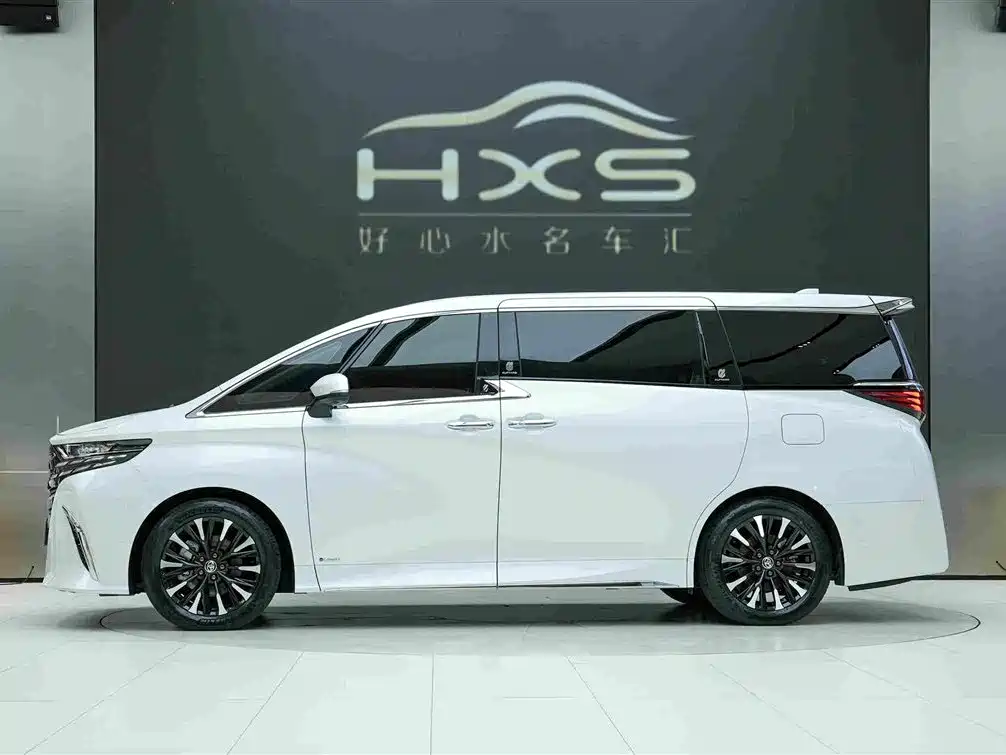 Toyota Alphard 2024 — фото 3