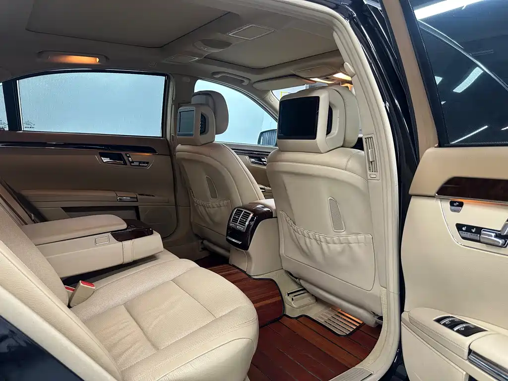 Mercedes-Benz S-Class 2011 — фото 17