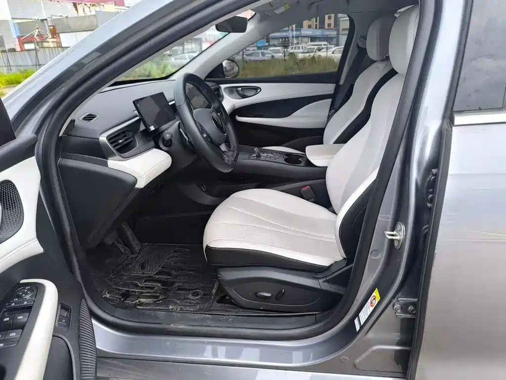 BYD Seal 05 DM-i 2025 — фото 8