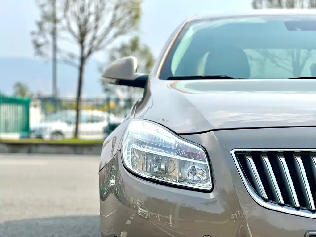Buick Regal 2011 — фото 14