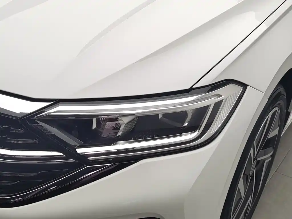 Volkswagen Sagitar 2023