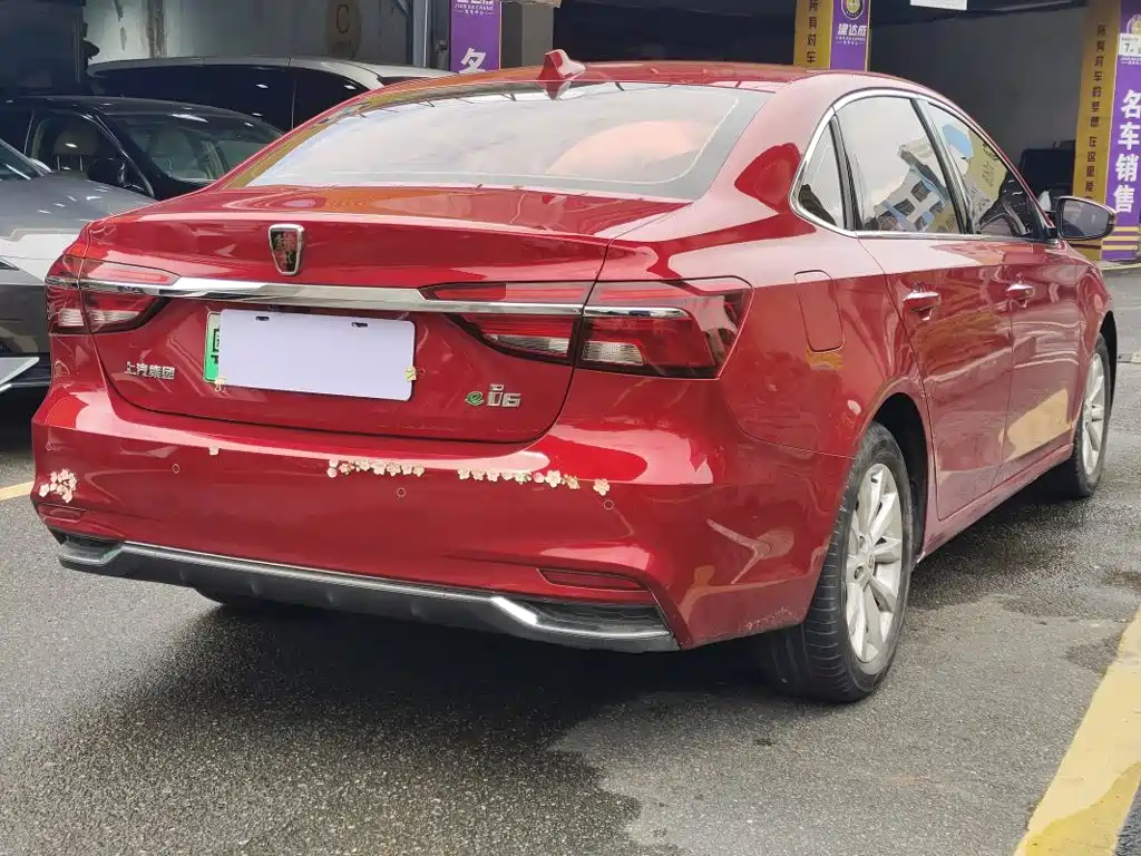 Roewe i6 New Energy 2017 — фото 10