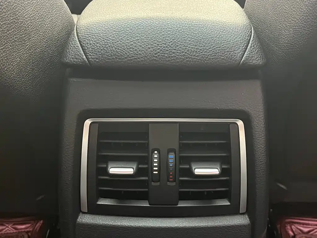 BMW 3 Series 2016 — фото 15
