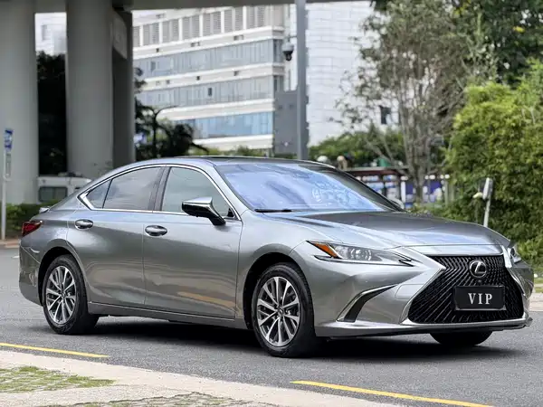 Lexus ES 2021