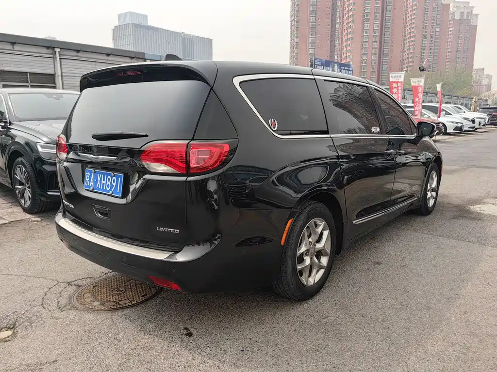 Chrysler Grand Voyager 2018 — фото 17