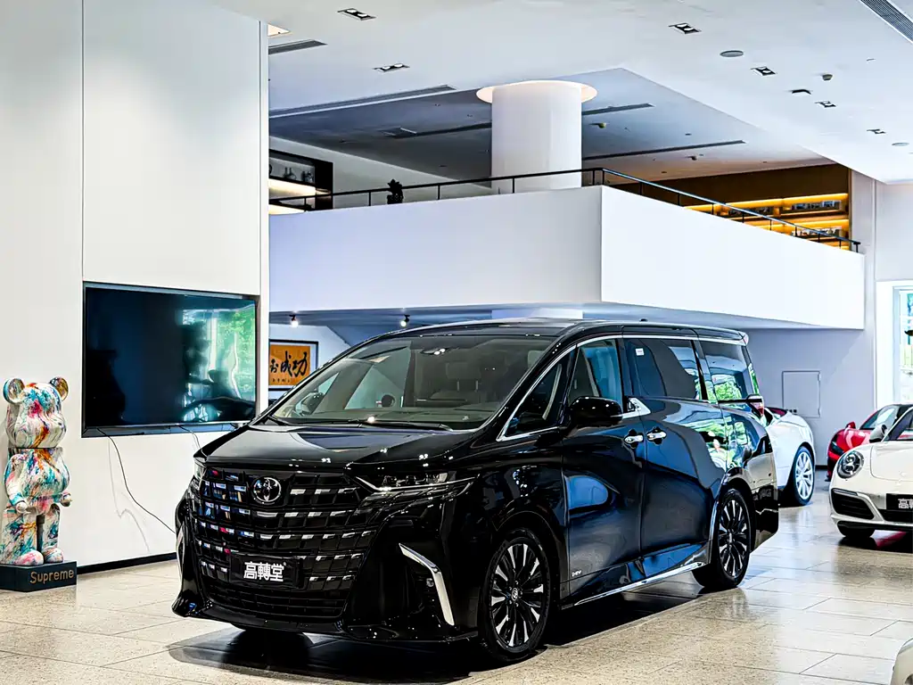 Toyota Alphard 2025 — фото 1