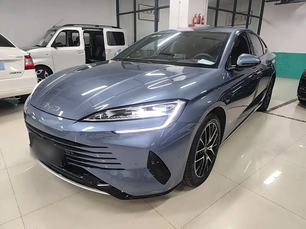 BYD Seal 07 DM-i 2025 — фото 2