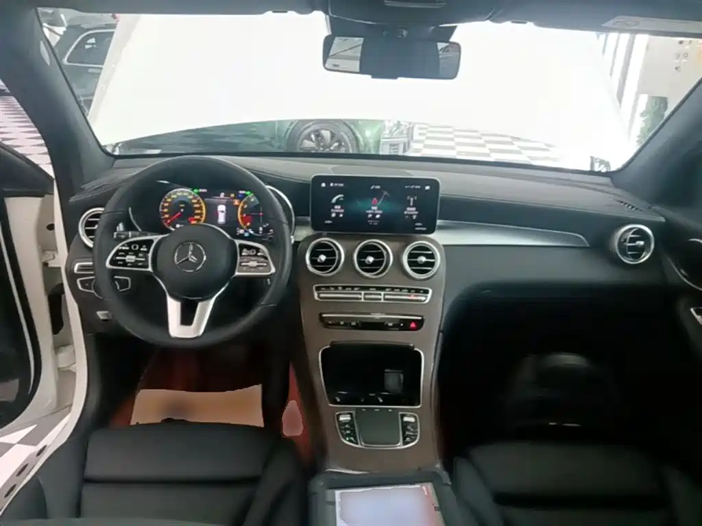 Mercedes-Benz GLC 2020 — фото 10