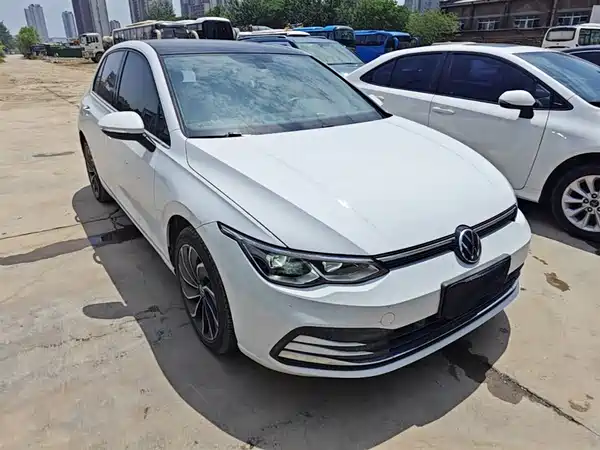 Volkswagen Golf 2021