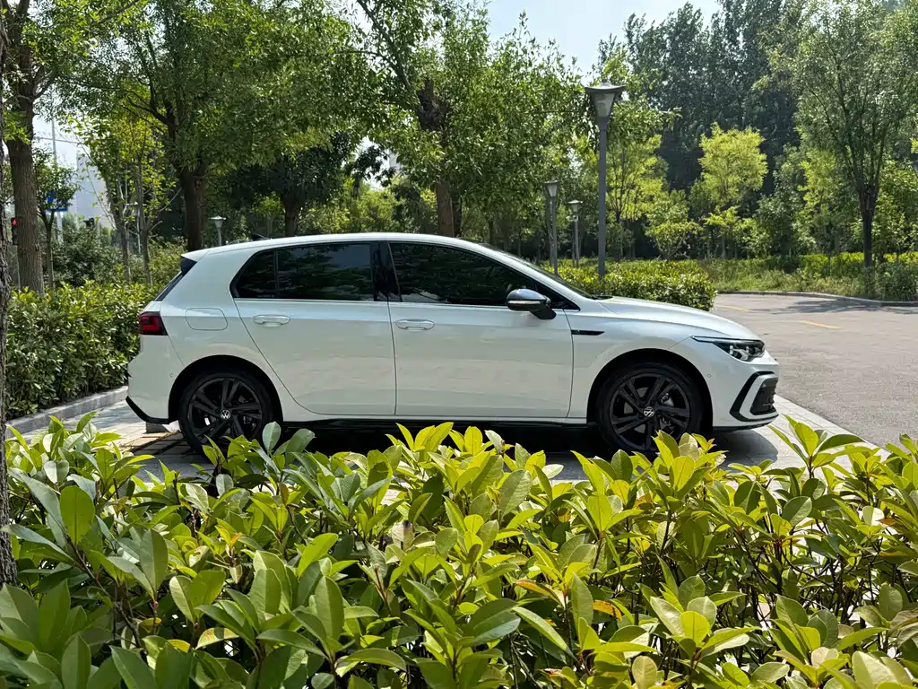 Volkswagen Golf 2023