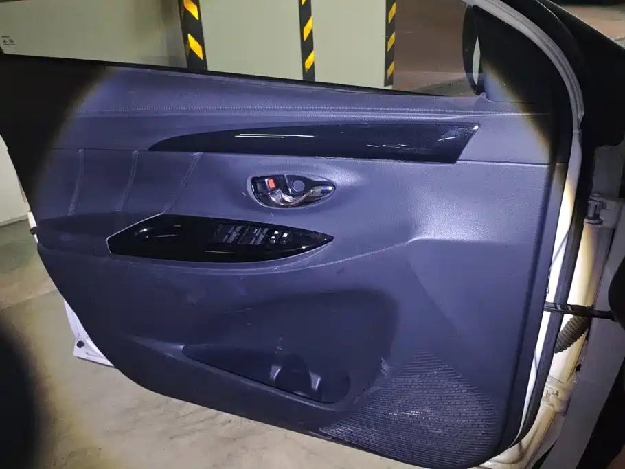 Toyota Yaris L 2021
