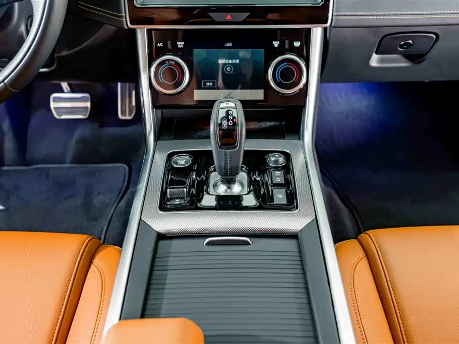 Jaguar XEL 2025 — фото 11
