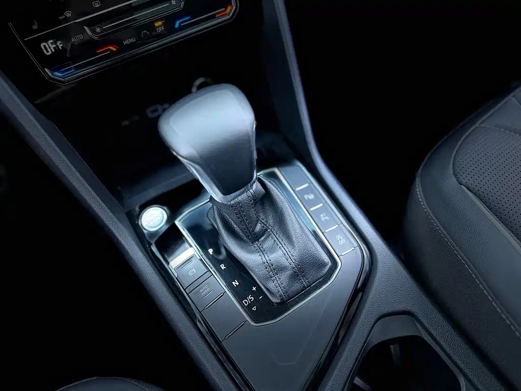 Volkswagen Tiguan L 2023 — фото 19