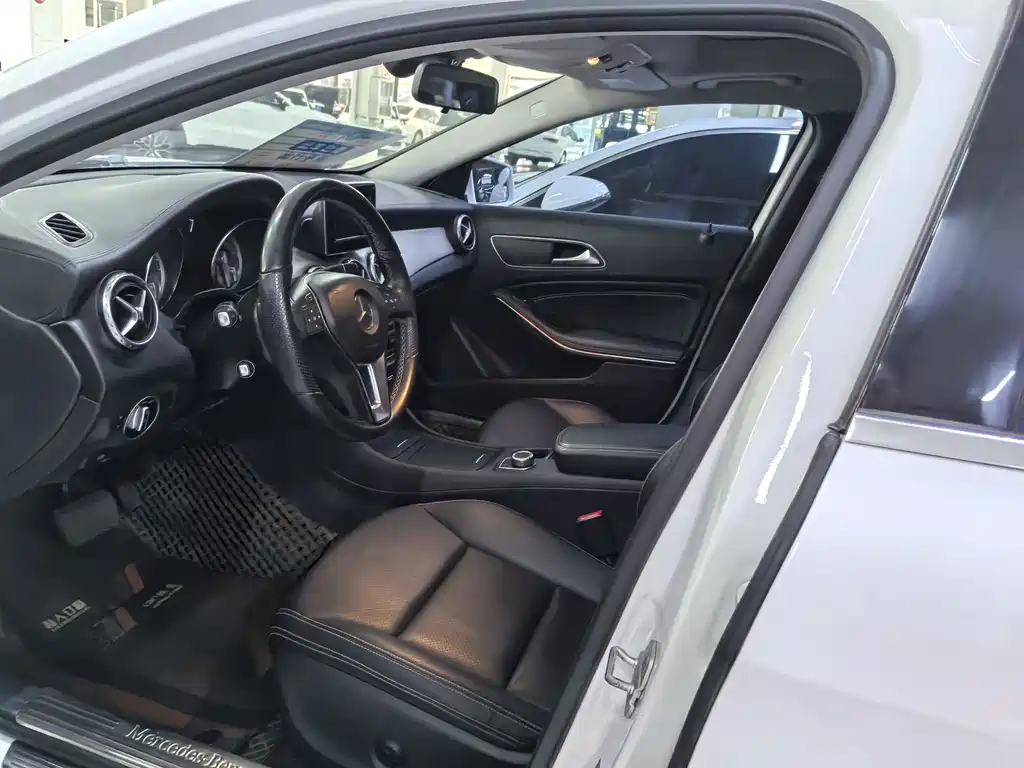 Mercedes-Benz GLA 2015 — фото 7