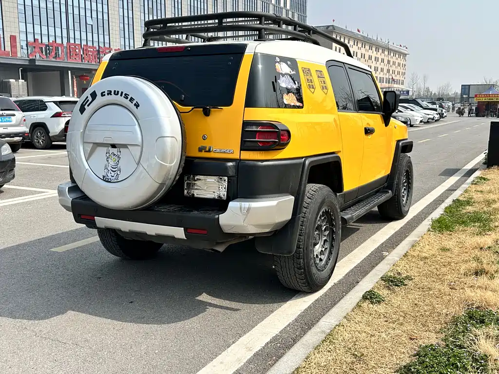 Toyota FJ Cruiser 2020 — фото 5