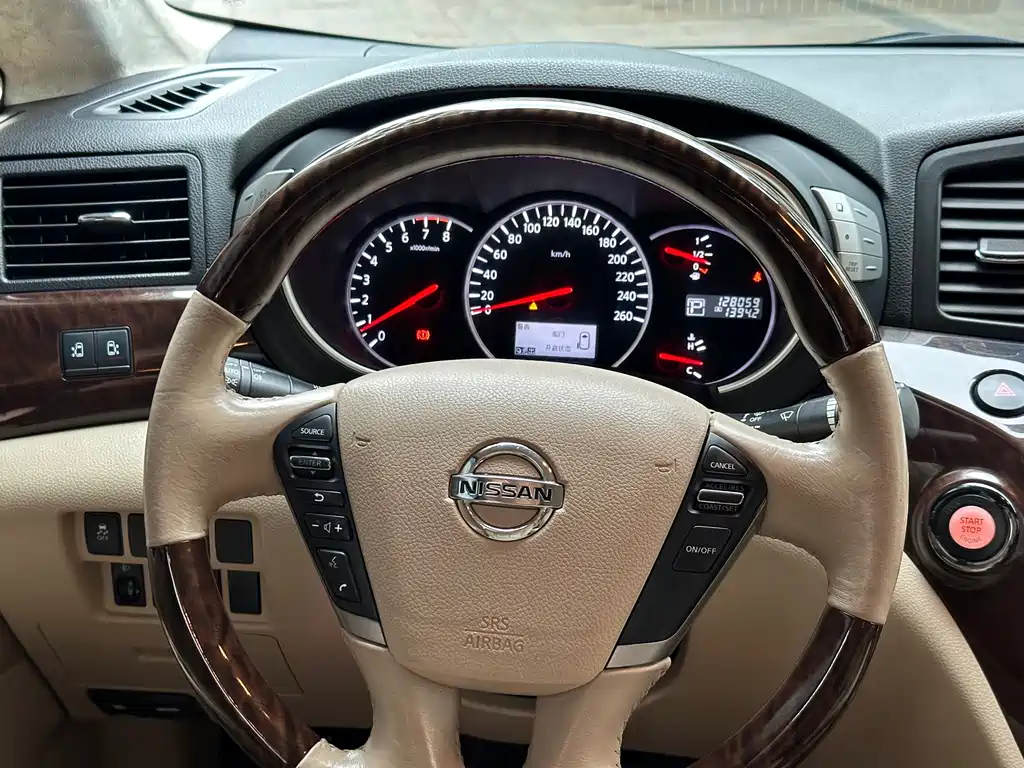 Nissan Quest 2014 — фото 16