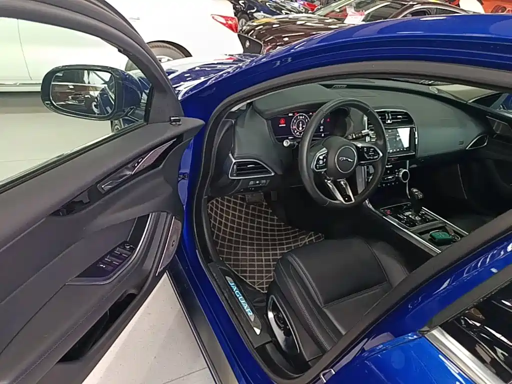 Jaguar XEL 2021 — фото 16