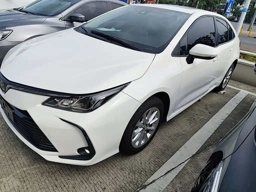 Toyota Corolla 2021 — фото 2