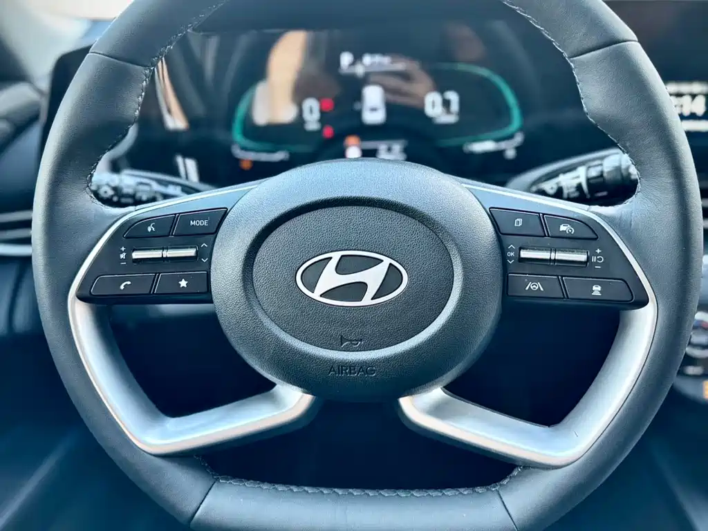 Hyundai Elantra 2023 — фото 22