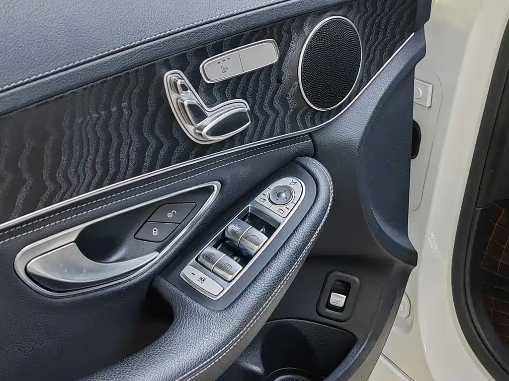 Mercedes-Benz C-Class 2018 — фото 9