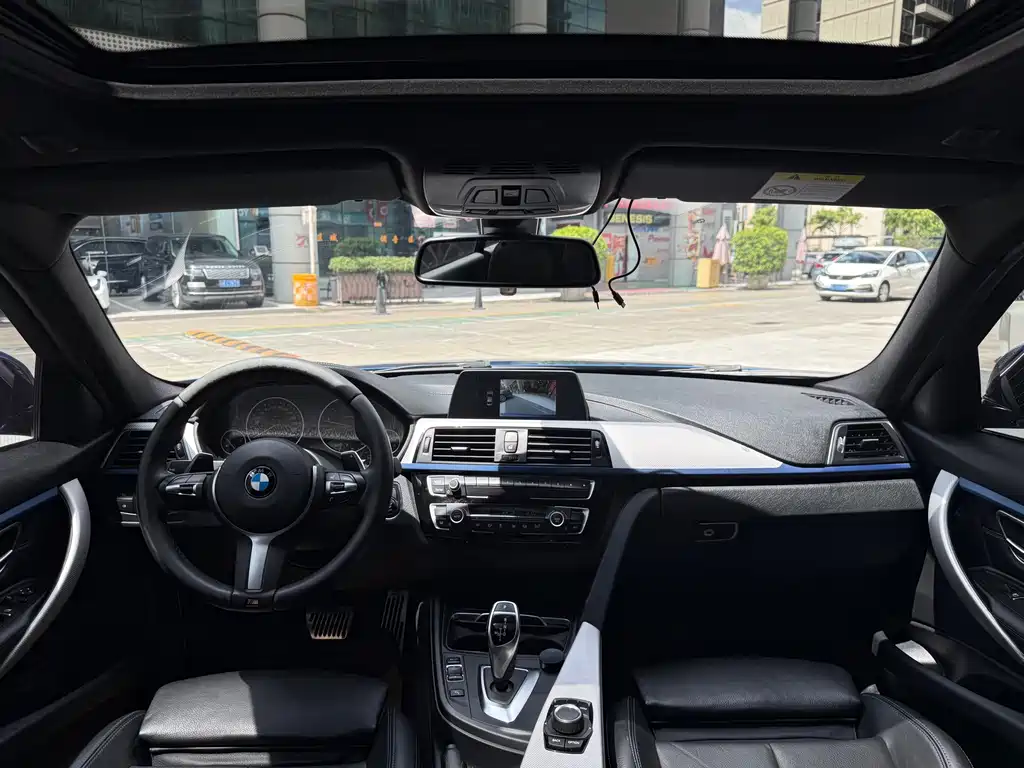 BMW 3 Series 2019 — фото 14