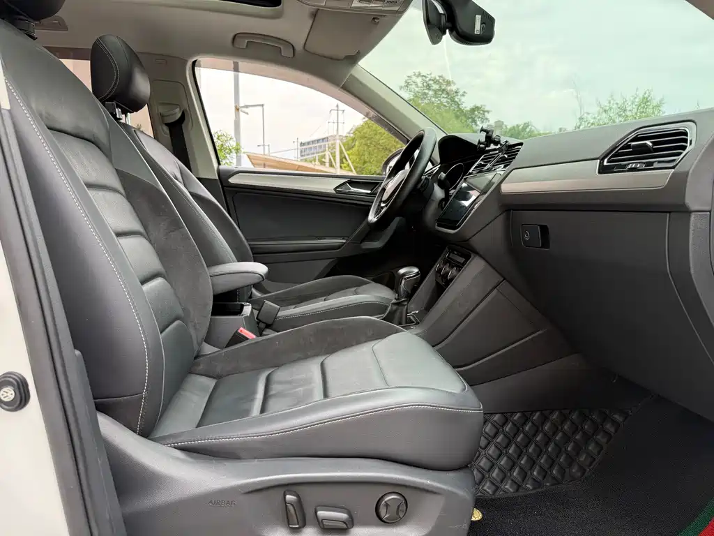 Volkswagen Tiguan L 2017 — фото 12