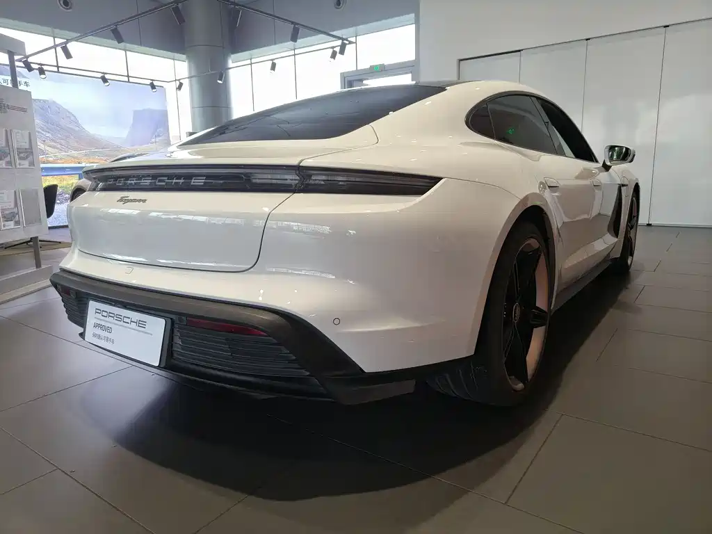 Porsche Taycan 2021 — фото 7