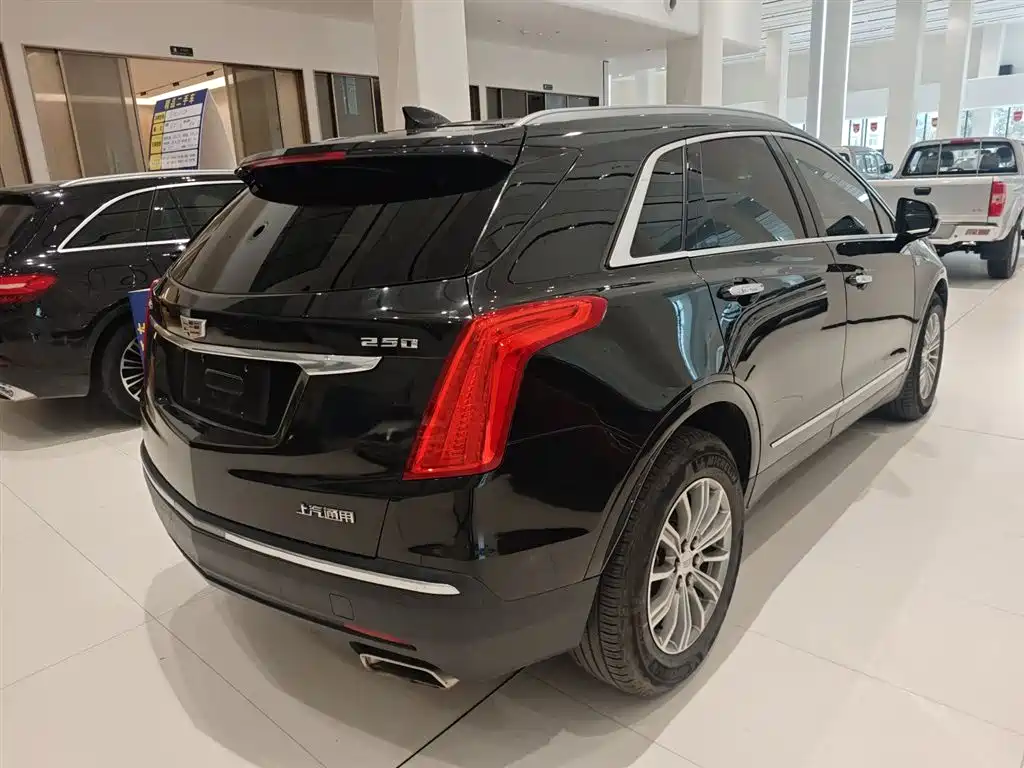 Cadillac XT5 2018 — фото 23