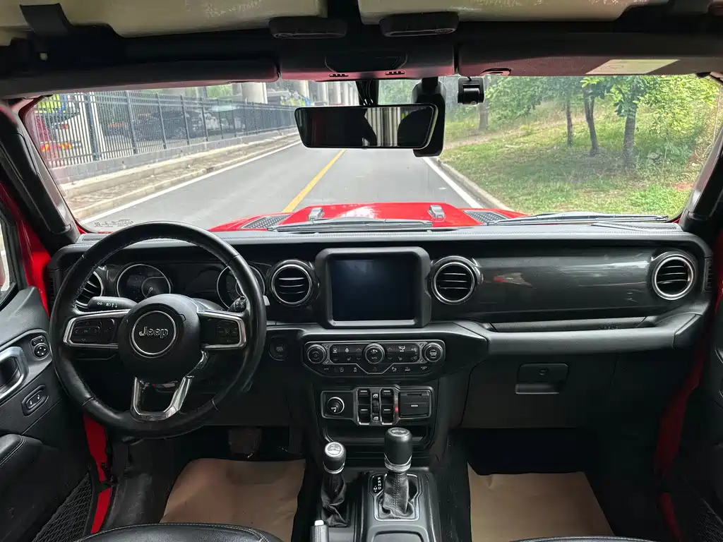 Jeep Wrangler 2022 — фото 16