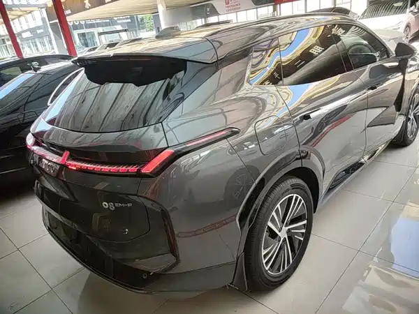 Lynk & Co 08 EM-P 2024