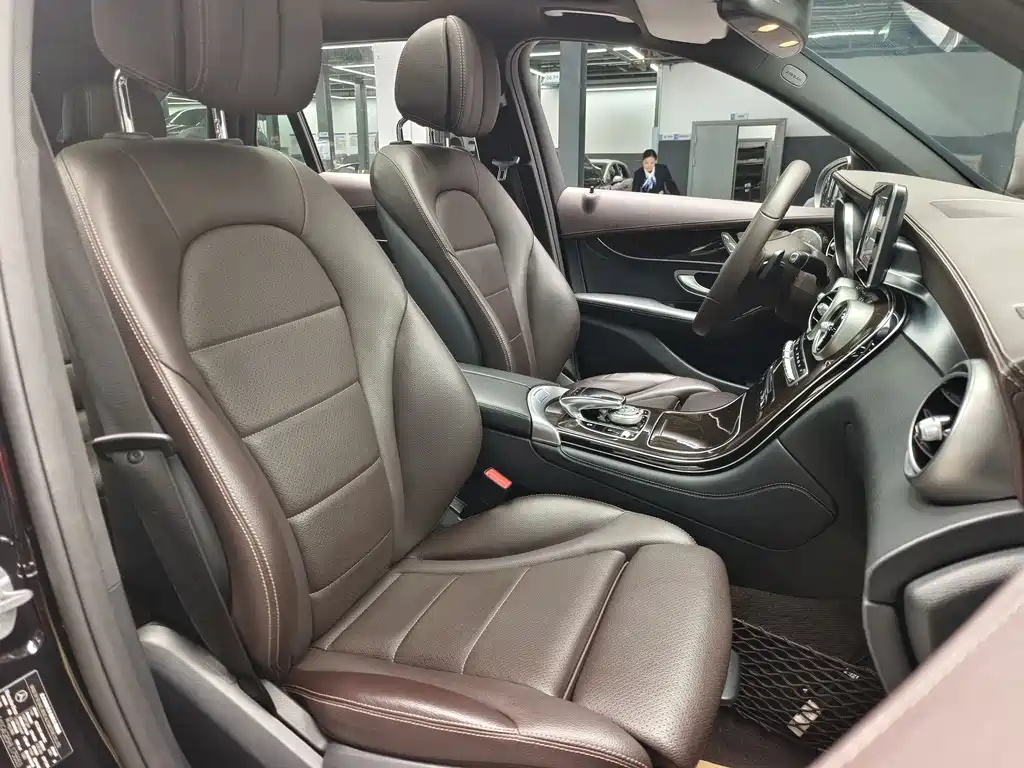 Mercedes-Benz GLC 2017 — фото 12