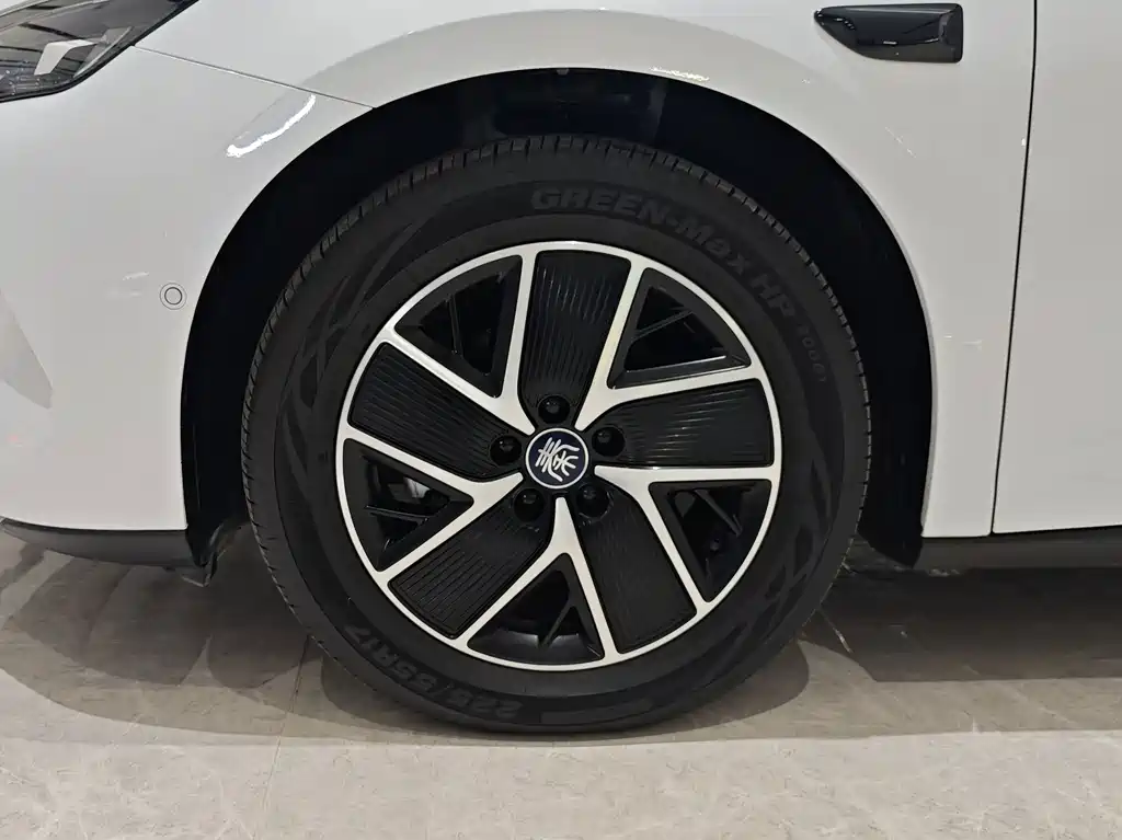 BYD Qin L 2025 — фото 16