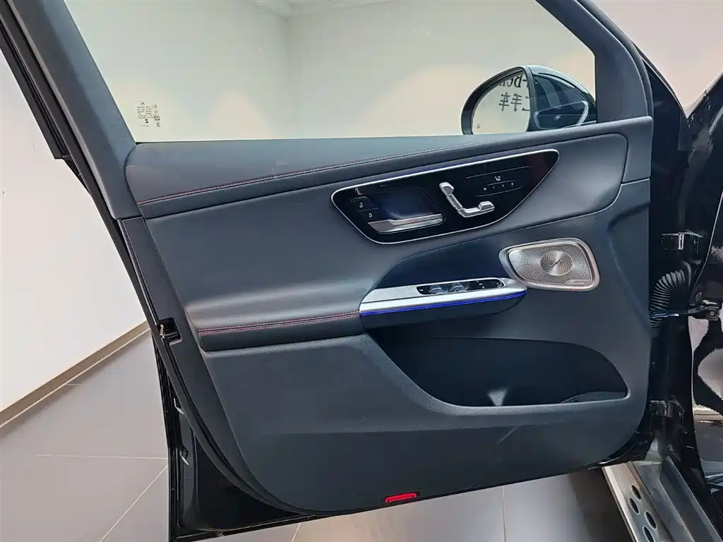 Mercedes-Benz GLC AMG 2025 — фото 15