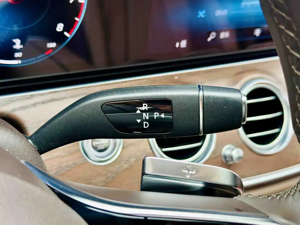 Mercedes-Benz E-Class 2021 — фото 12