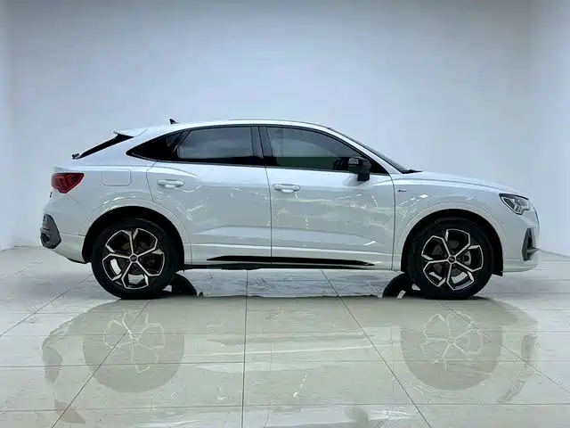 Audi Q3 Sportback 2025 — фото 6