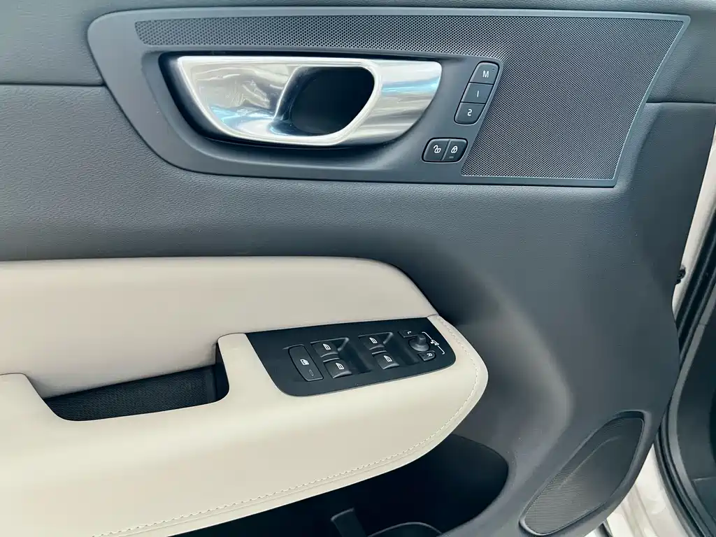 Volvo XC60 2026 — фото 20