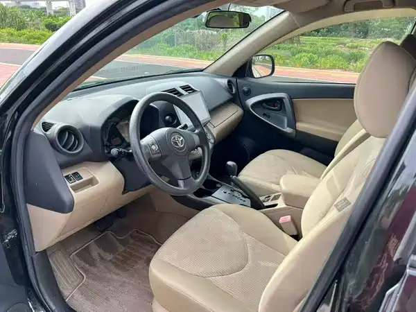 Toyota RAV4 2013
