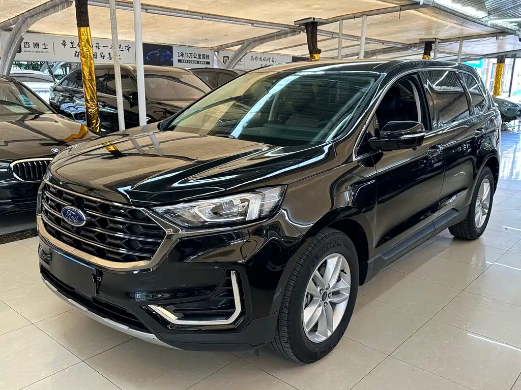 Ford Edge 2022 — фото 1