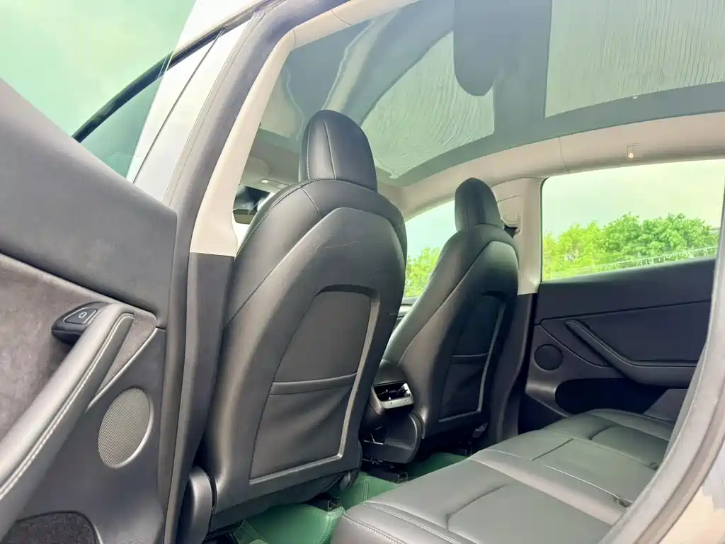 Tesla Model Y 2021 — фото 24