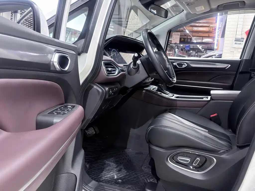 GAC Trumpchi M6 2022 — фото 12