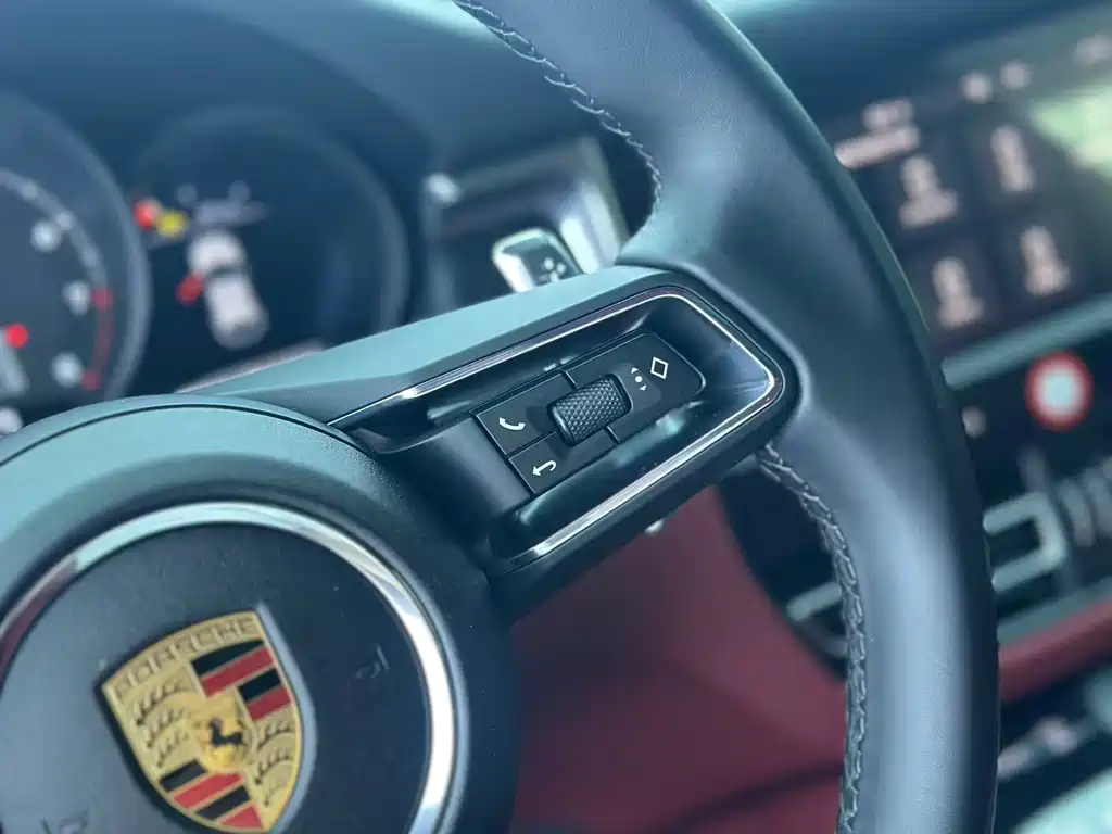 Porsche Macan 2022 — фото 14