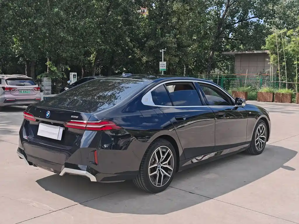 BMW i5 2024 — фото 9