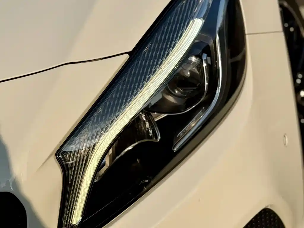 Mercedes-Benz A-Class 2016 — фото 12