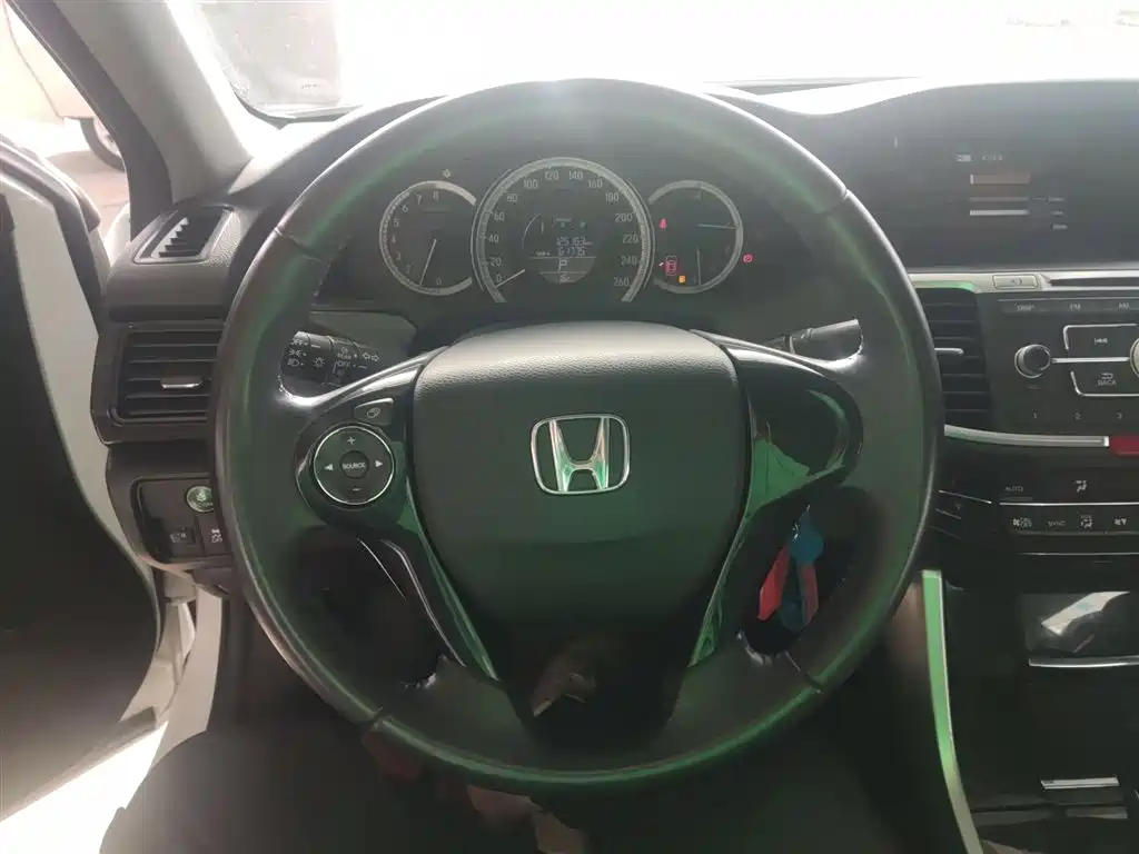 Honda Accord 2016 — фото 3
