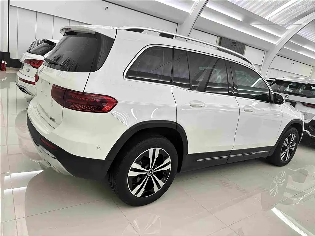 Mercedes-Benz GLB 2024