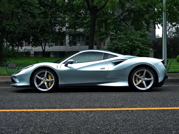 Ferrari F8 2023