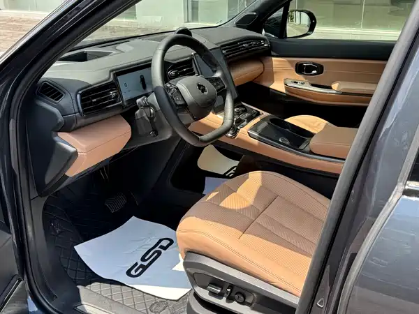 NIO ES8 2021