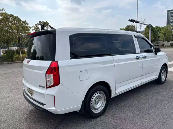 Wuling Journey 2021