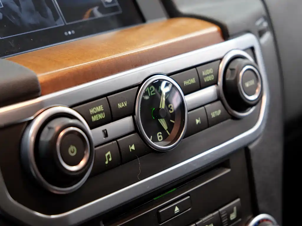 Land Rover Discovery 2016 — фото 22