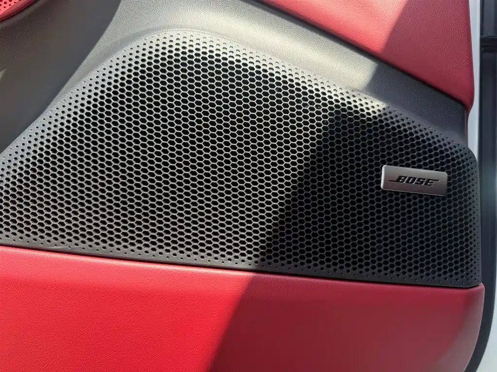 Porsche Macan EV 2025 — фото 11